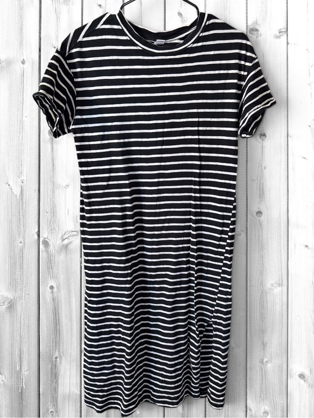 🌼Old Navy Black and White Striped Midi Dress